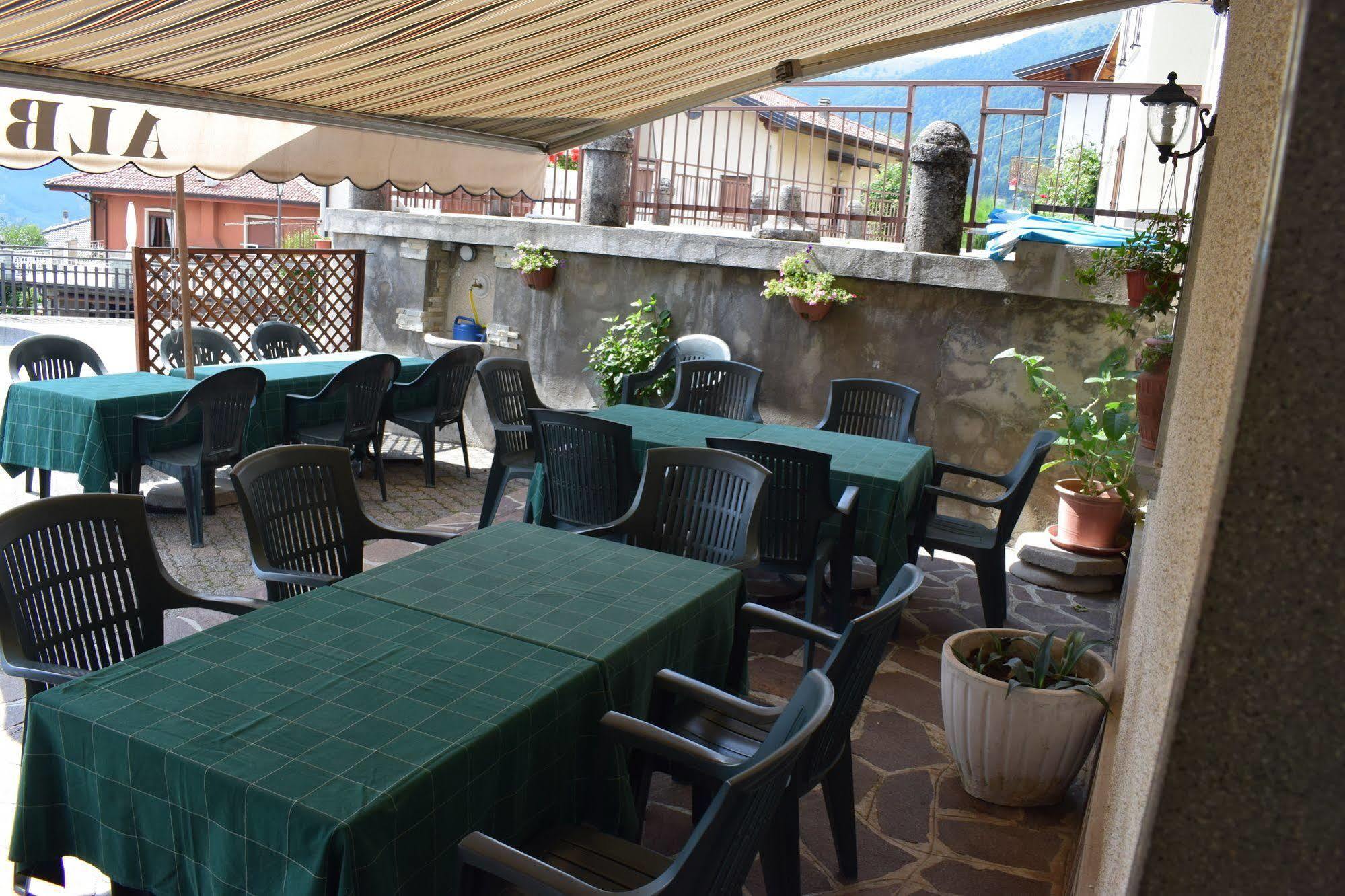 Albergo Canella Fuipiano Valle Imagna Exteriér fotografie
